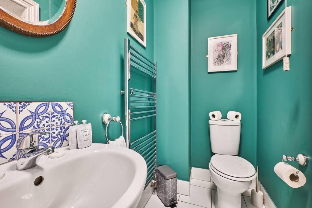 The Snug @ Clarence Apartment Лъндъндери Екстериор снимка