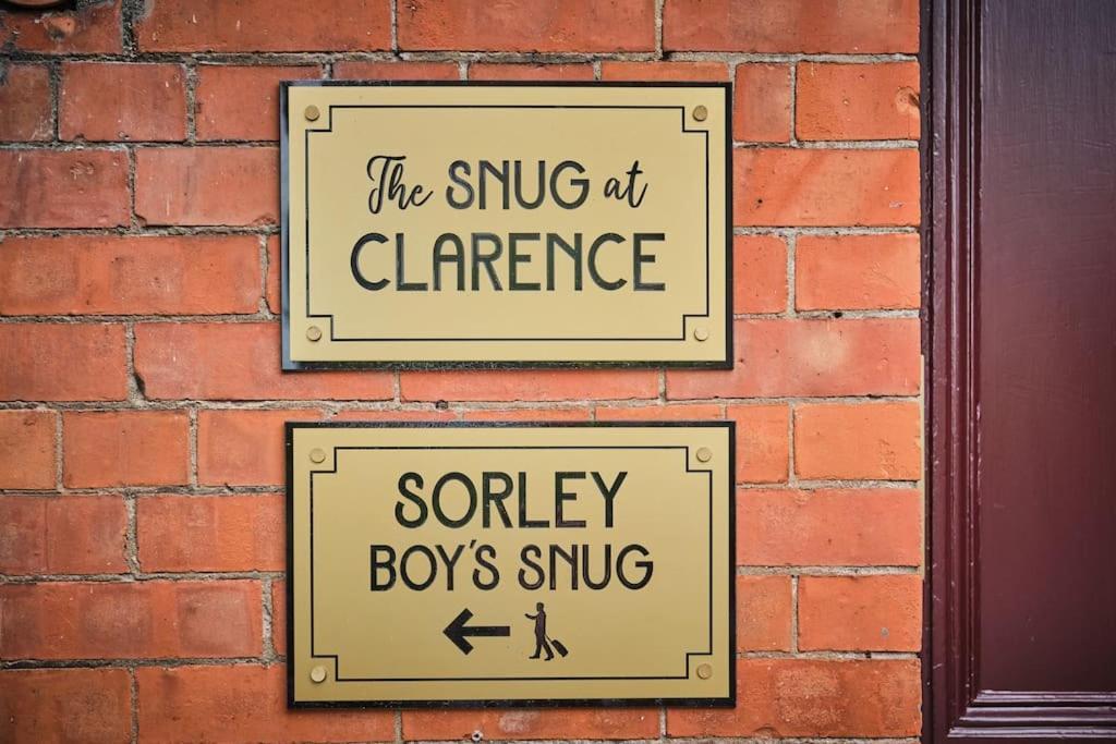 The Snug @ Clarence Apartment Лъндъндери Екстериор снимка