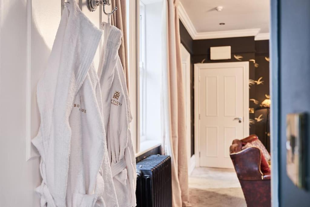The Snug @ Clarence Apartment Лъндъндери Екстериор снимка